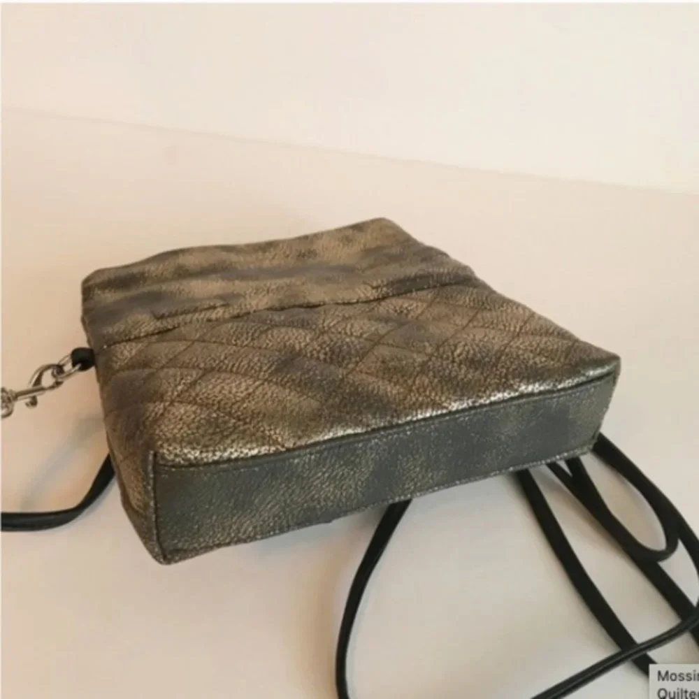 Mossimo Womens Faux Leather Quilted Gold Metallic Fold over Flap Crossbody bag - Picture 3 of 8